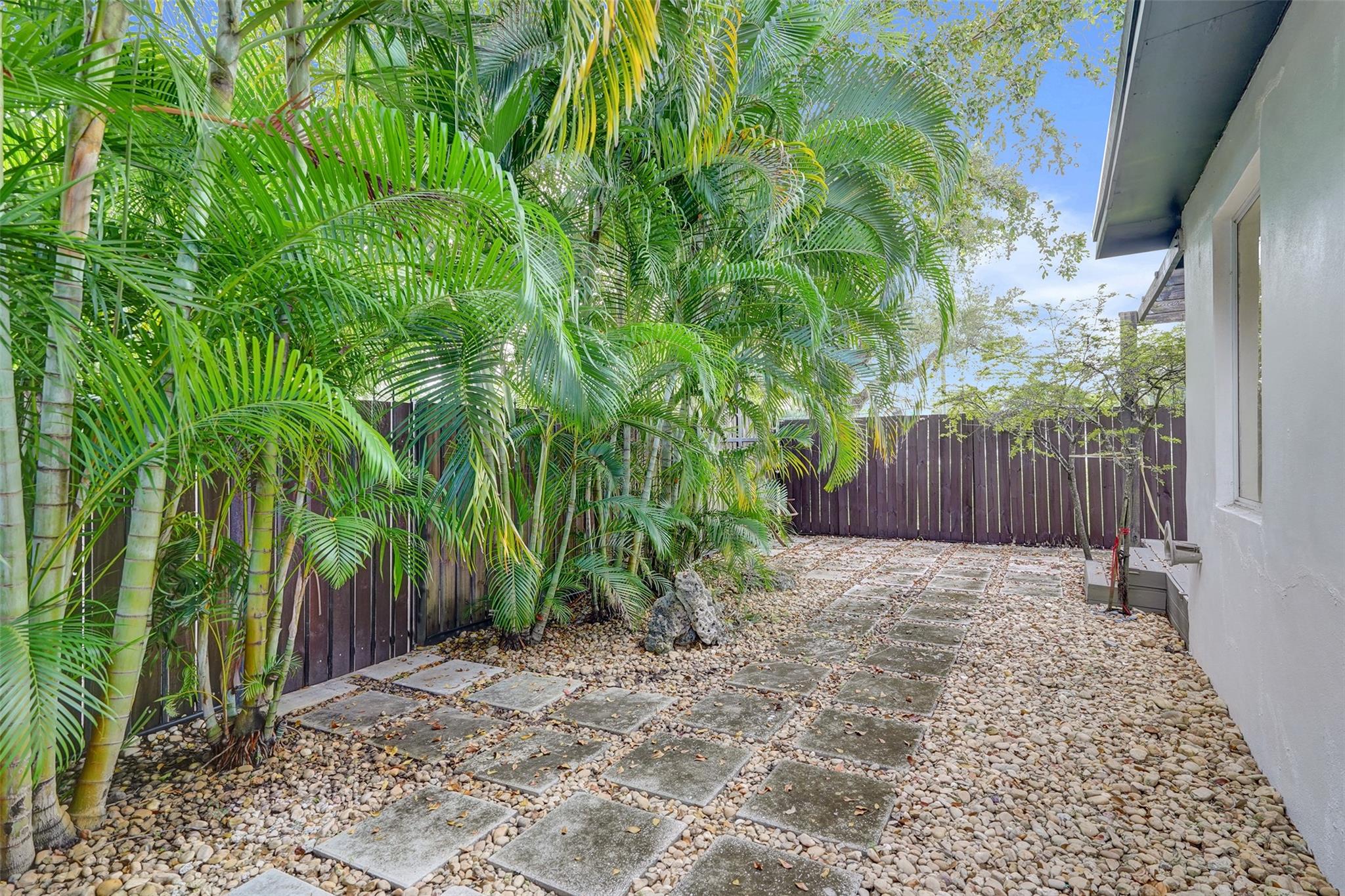 RIVERSIDE NO 3 - Residential