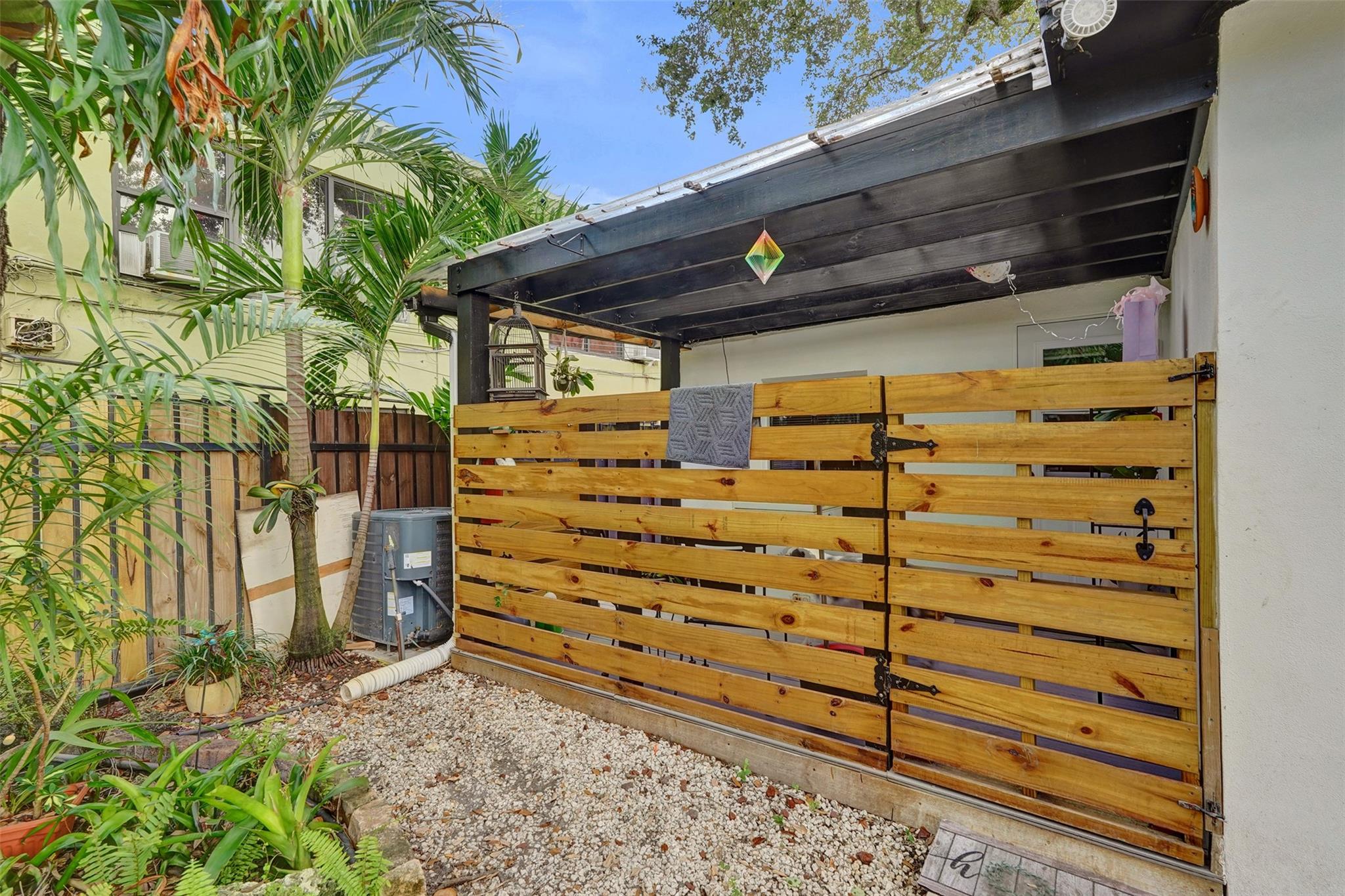 RIVERSIDE NO 3 - Residential