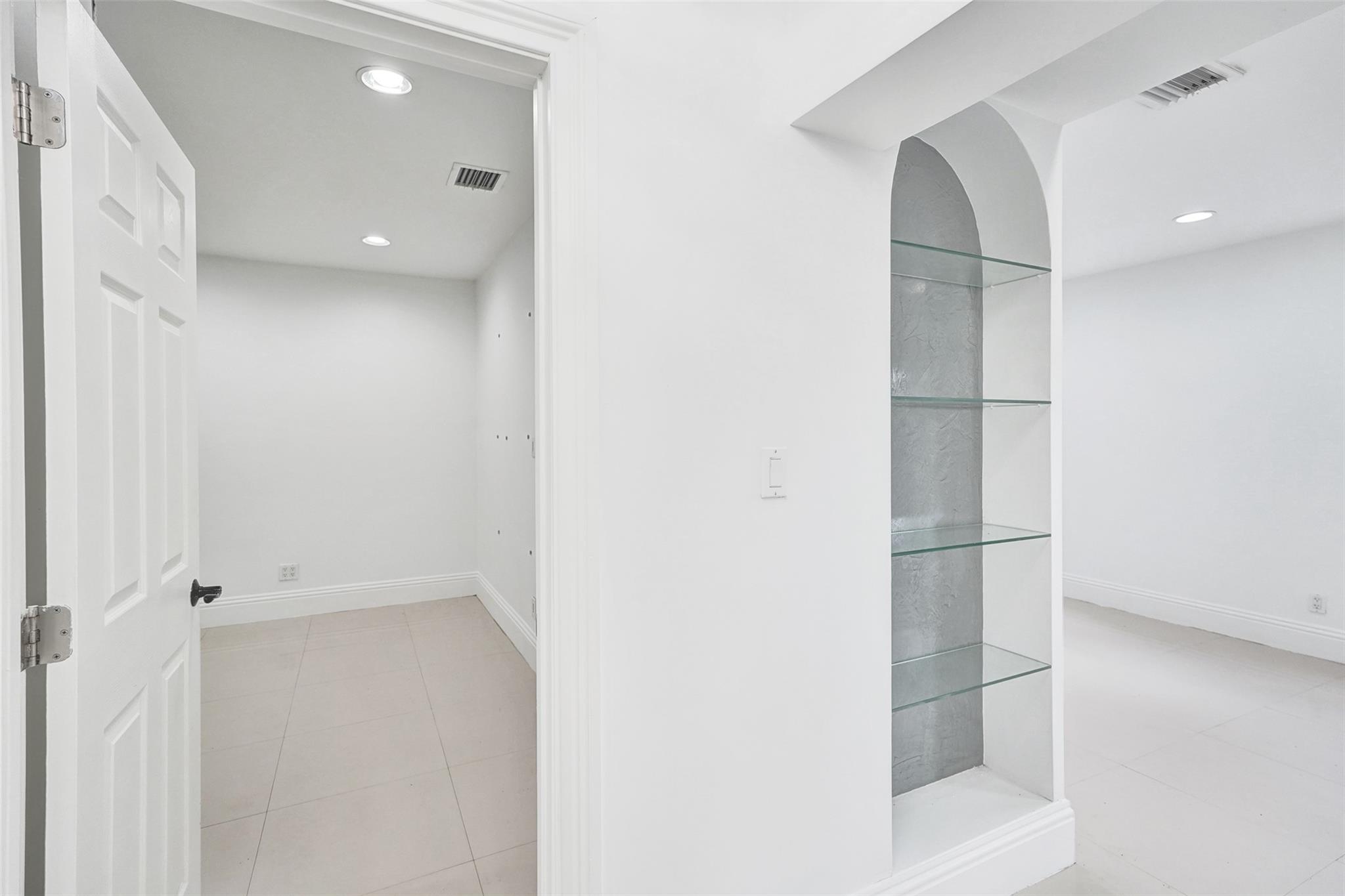 RIVERSIDE NO 3 - Residential