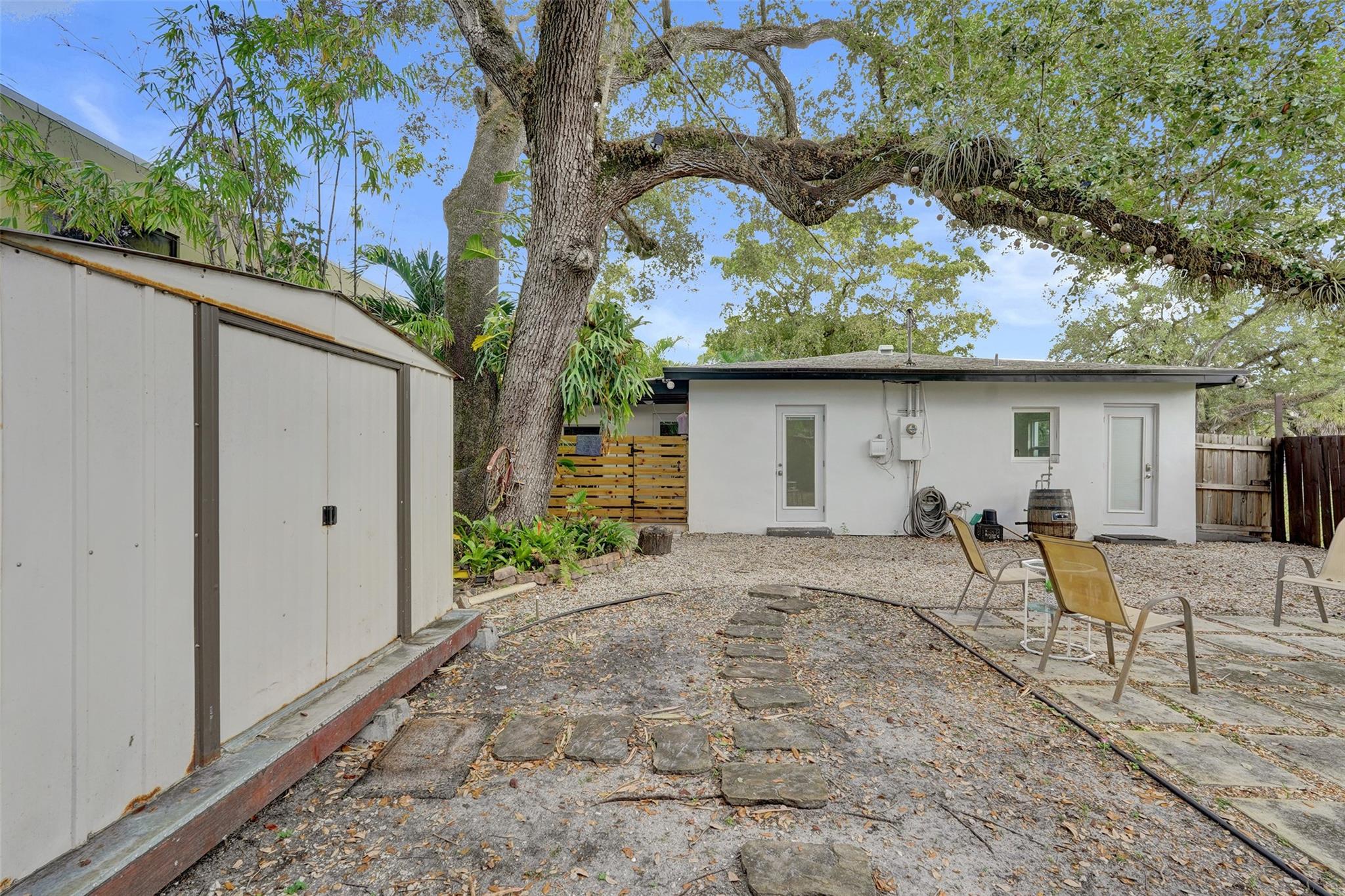 RIVERSIDE NO 3 - Residential