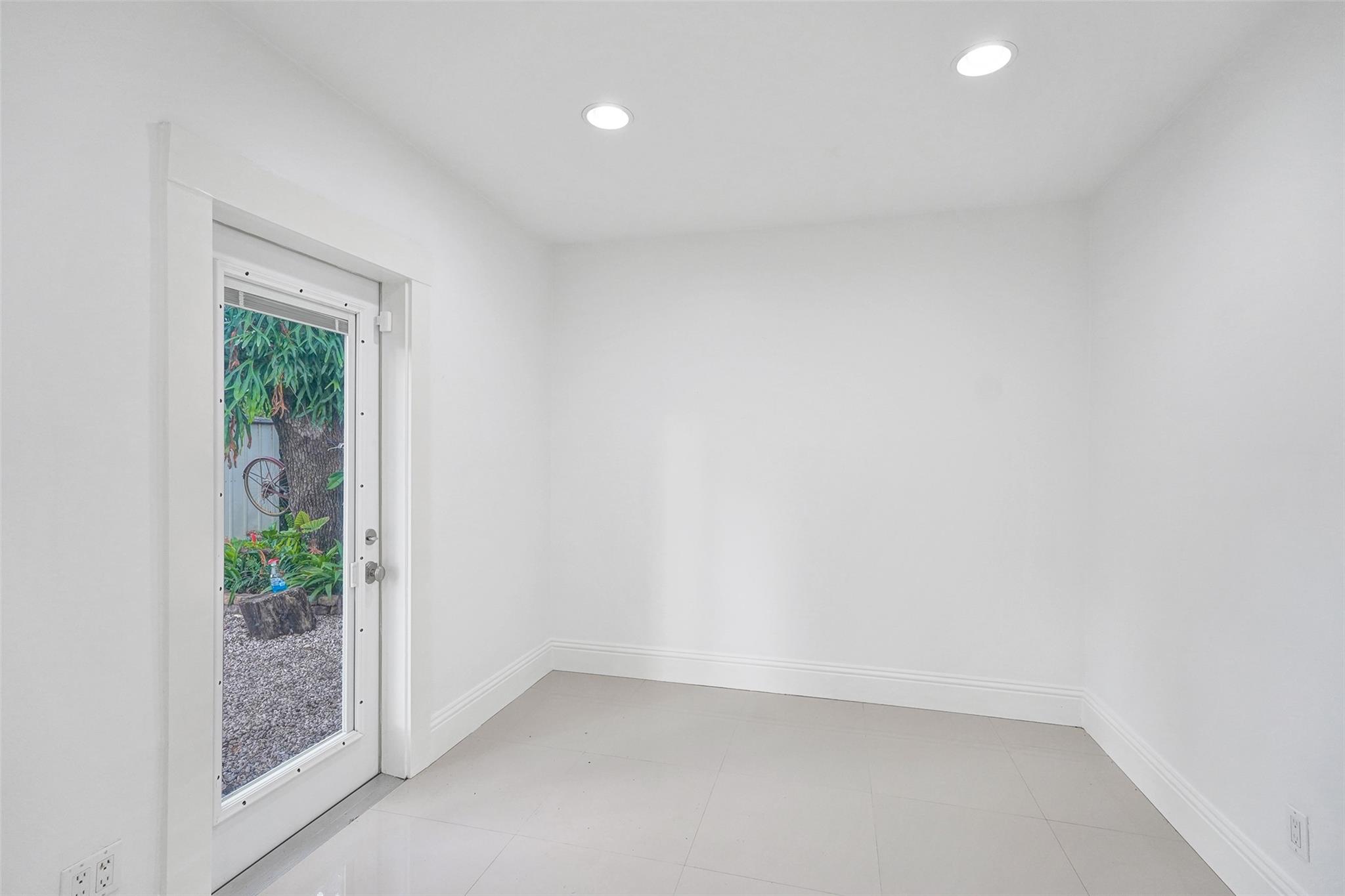 RIVERSIDE NO 3 - Residential