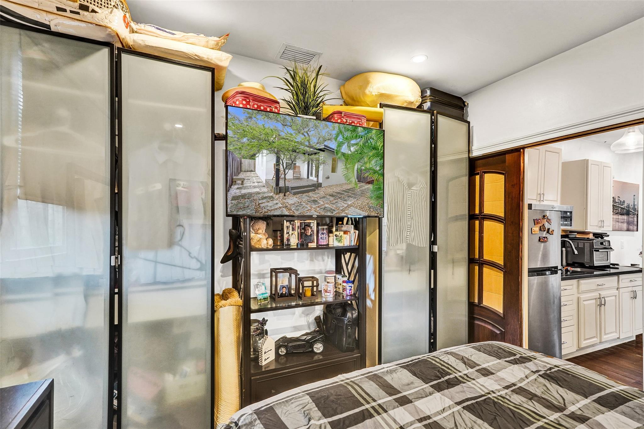 RIVERSIDE NO 3 - Residential