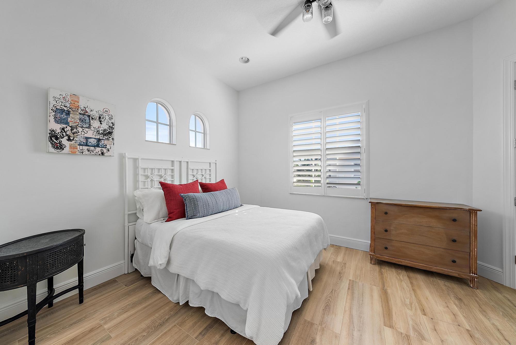 CARRIAGE HOMES AT FRENCHM - Residential