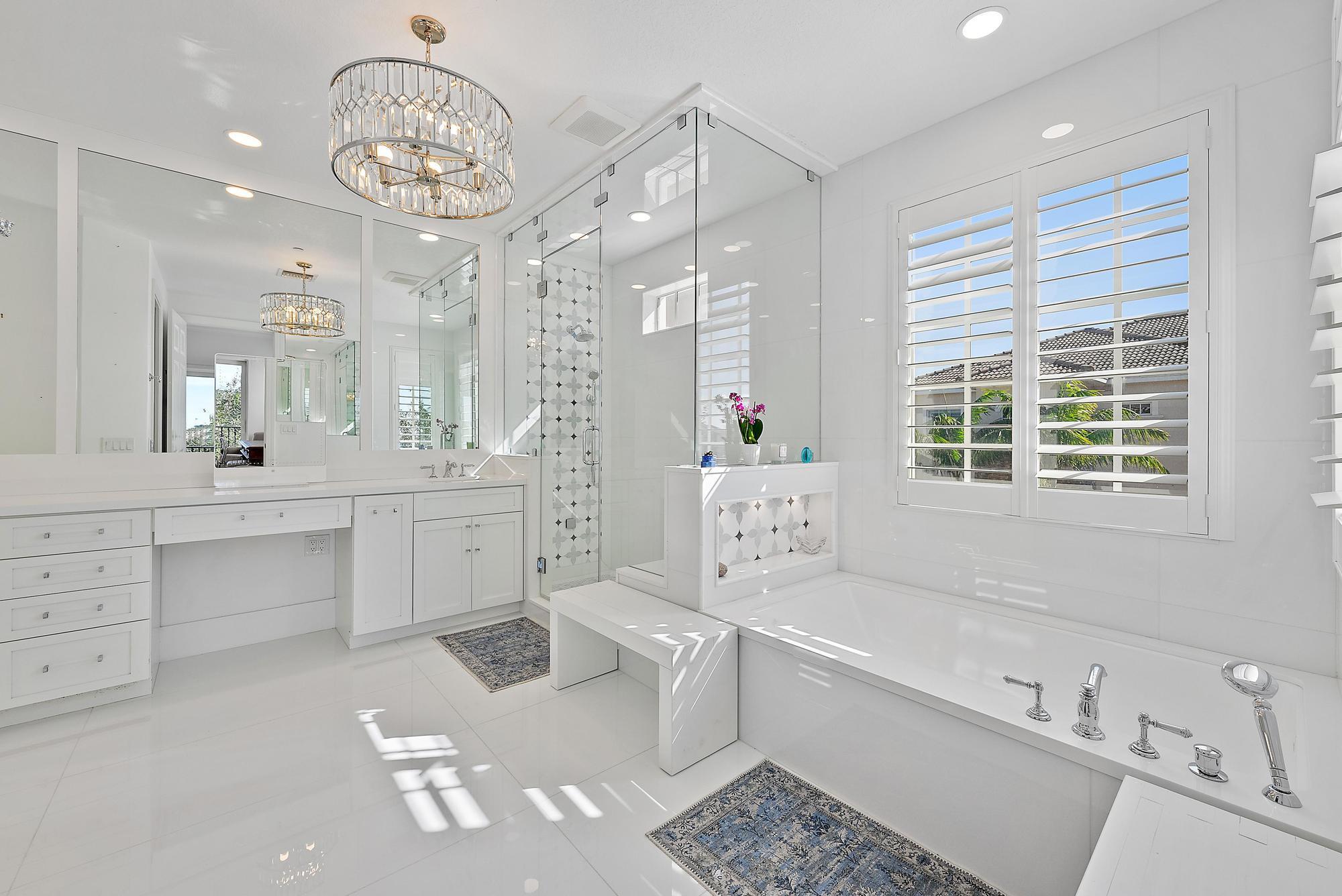 CARRIAGE HOMES AT FRENCHM - Residential