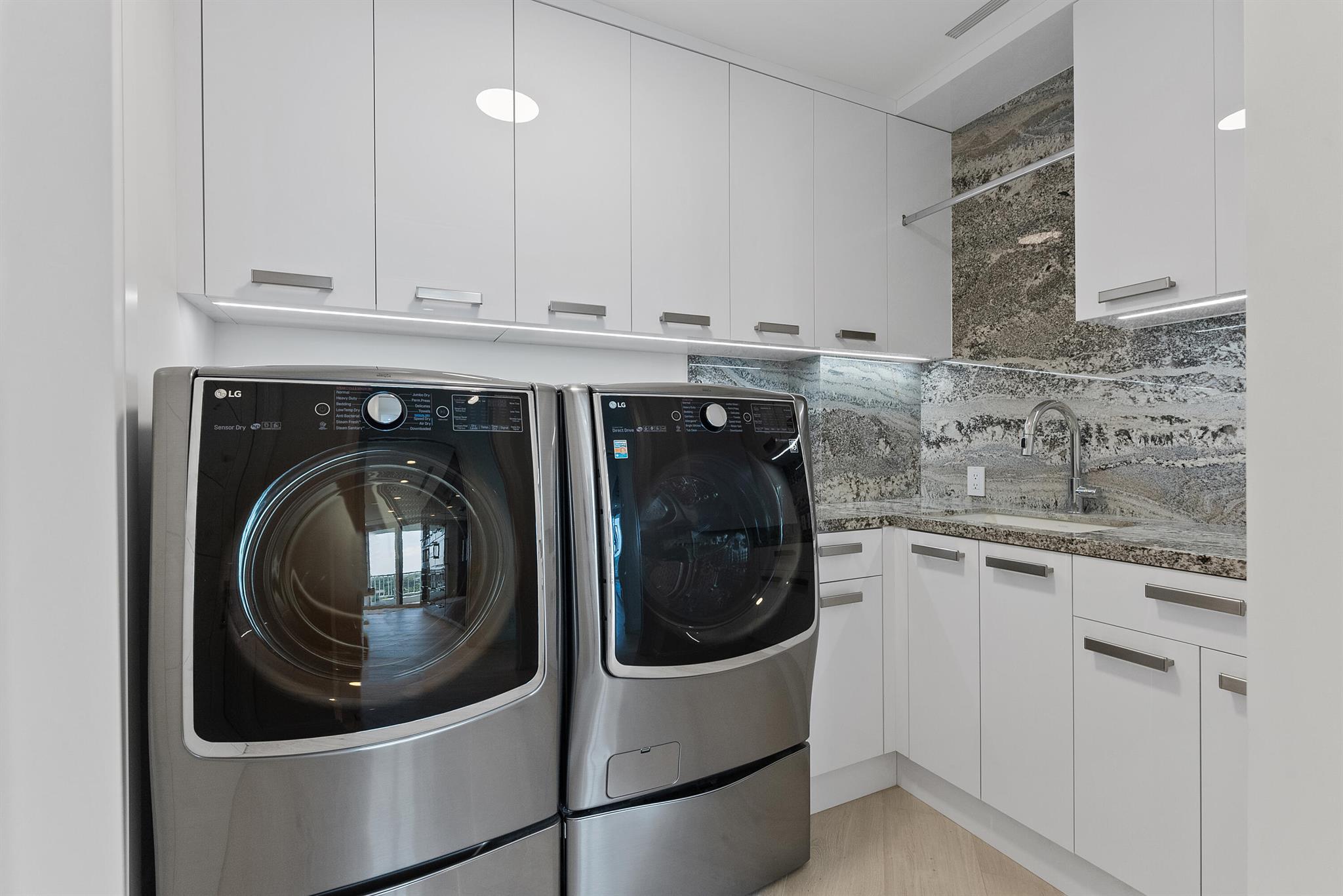 FAIRWAY POINT - Residential