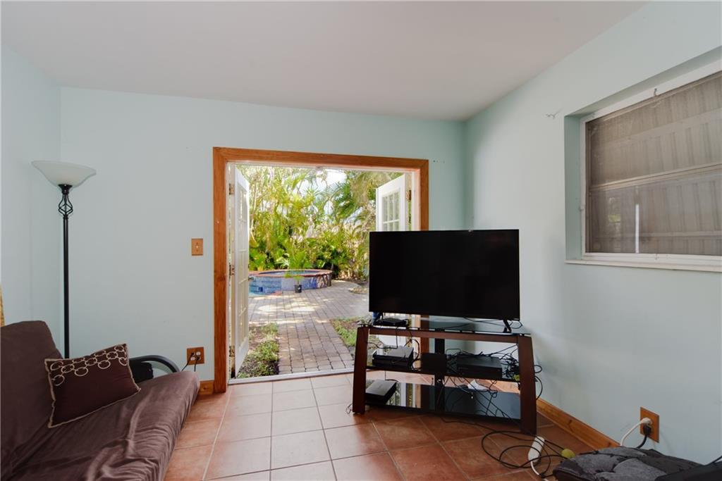 Shorewood 45-36 B - Residential