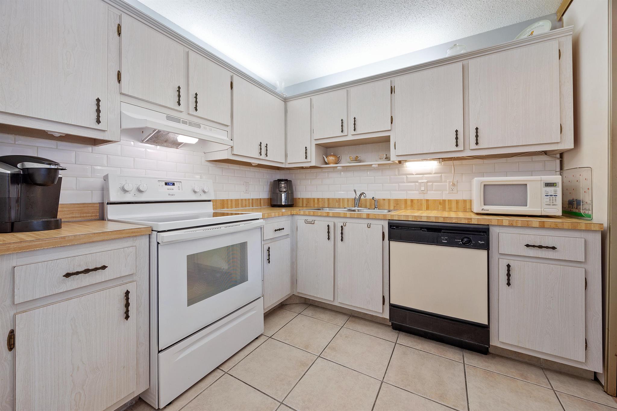 LA PINATA - Residential