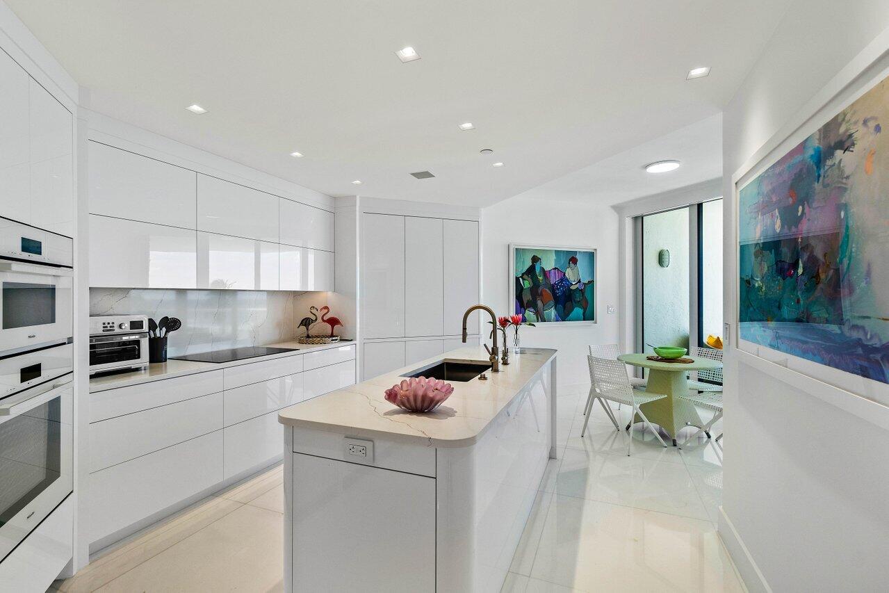 TWENTY SEVEN SEVENTY SOUTH OCEAN BLVD - Residential