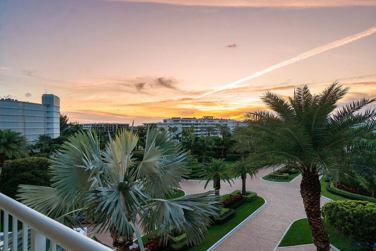 TWENTY SEVEN SEVENTY SOUTH OCEAN BLVD - Residential