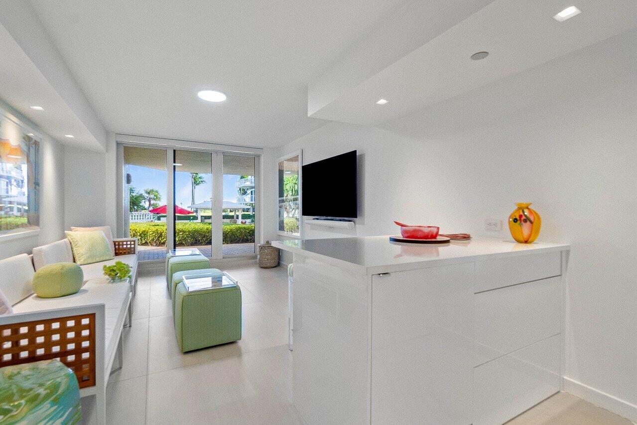 TWENTY SEVEN SEVENTY SOUTH OCEAN BLVD - Residential