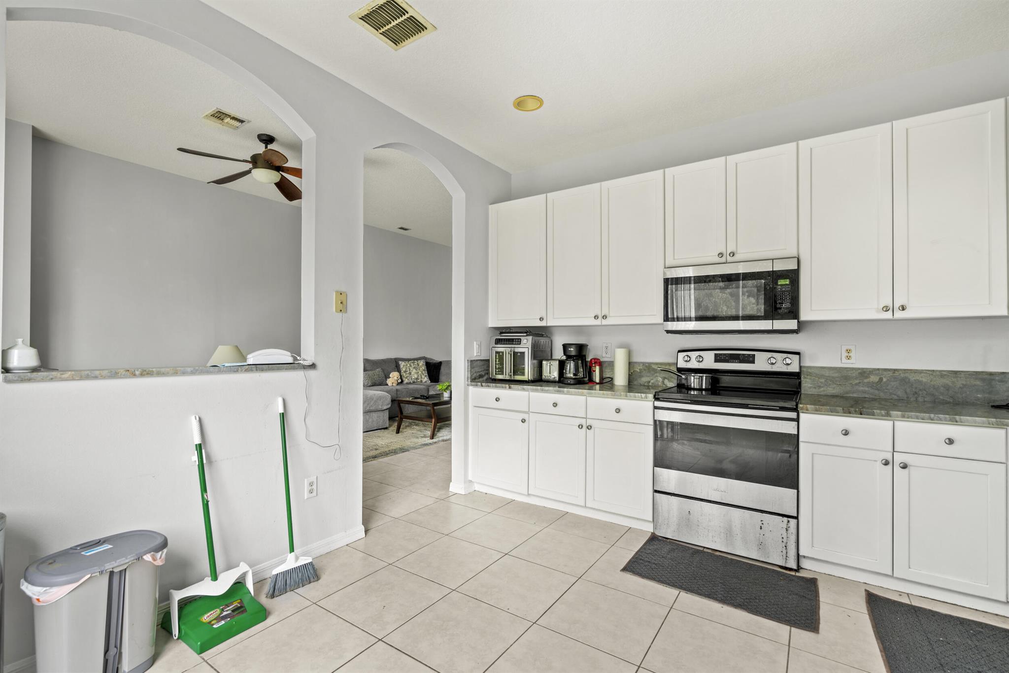 Port St Lucie, Florida 34987, United States, 3 Bedrooms Bedrooms, ,2 BathroomsBathrooms,Residential,Active,223827