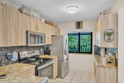 Tiny photo for 4833 Esedra Court #305, Lake Worth, FL 33467 (MLS # B26087123)