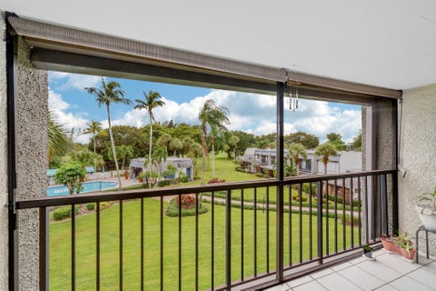 Tiny photo for 4833 Esedra Court #305, Lake Worth, FL 33467 (MLS # B26087123)