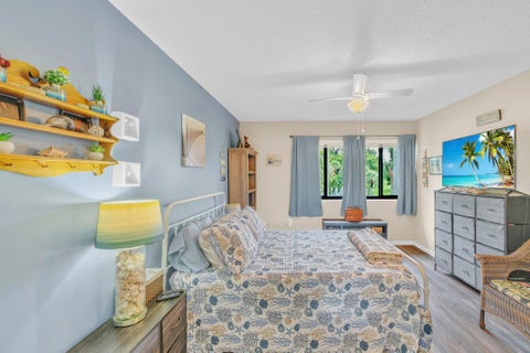 Tiny photo for 4833 Esedra Court #305, Lake Worth, FL 33467 (MLS # B26087123)