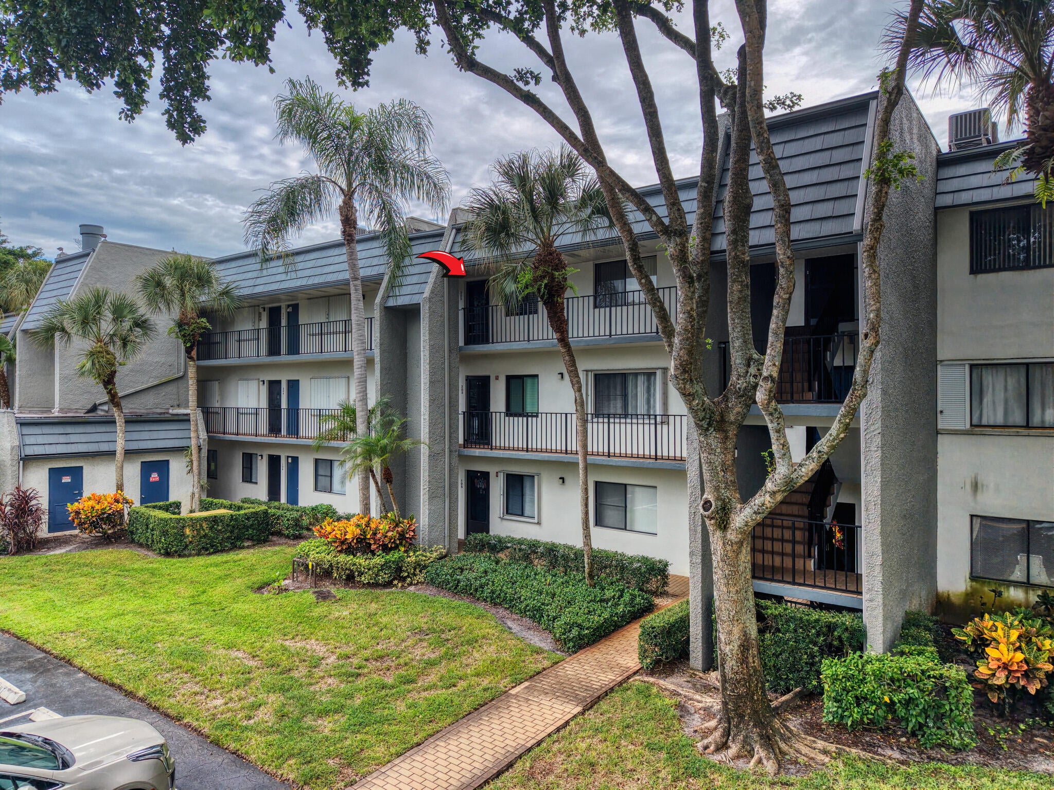 4833 Esedra Court 305