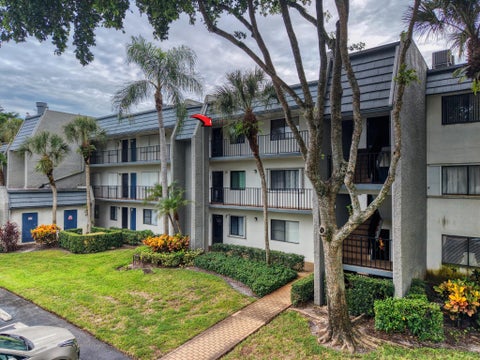 Tiny photo for 4833 Esedra Court #305, Lake Worth, FL 33467 (MLS # B26087123)