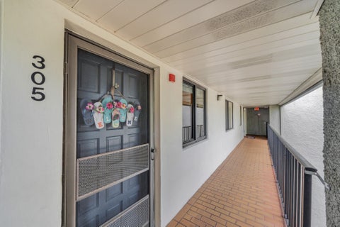 Tiny photo for 4833 Esedra Court #305, Lake Worth, FL 33467 (MLS # B26087123)