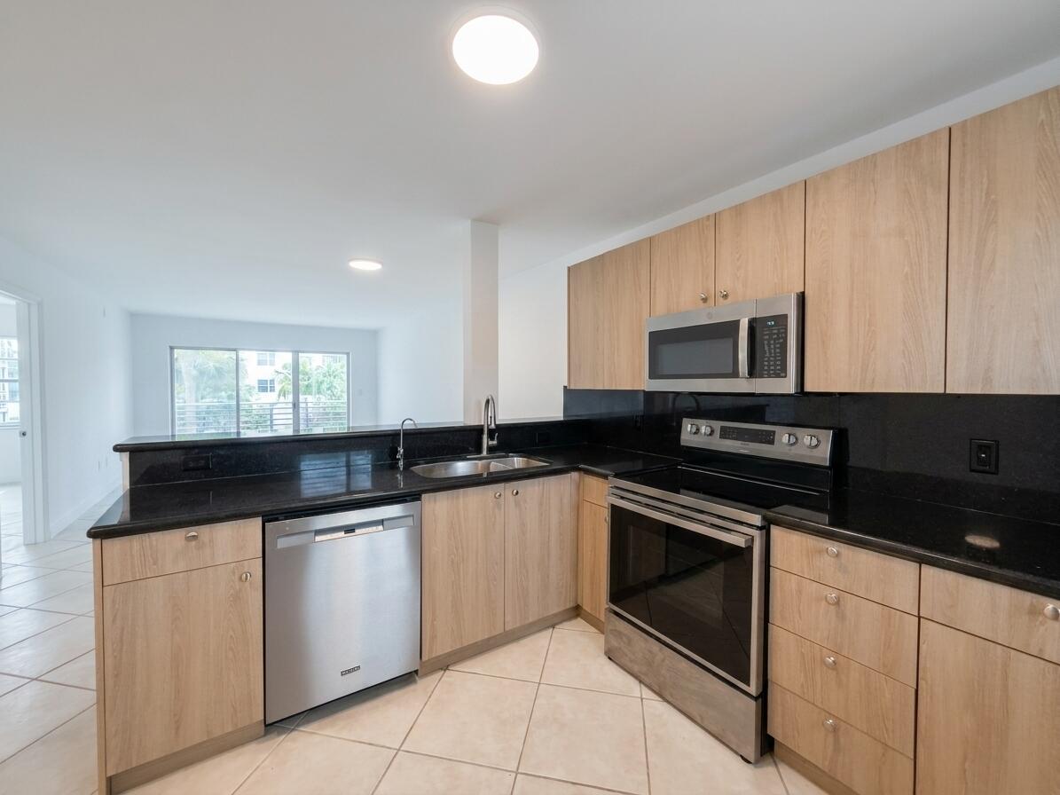 1541 S Ocean Boulevard 219