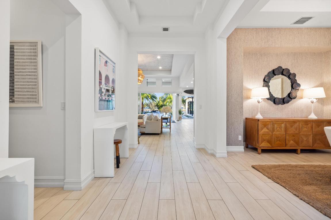 8001 SE Old Plantation Circle