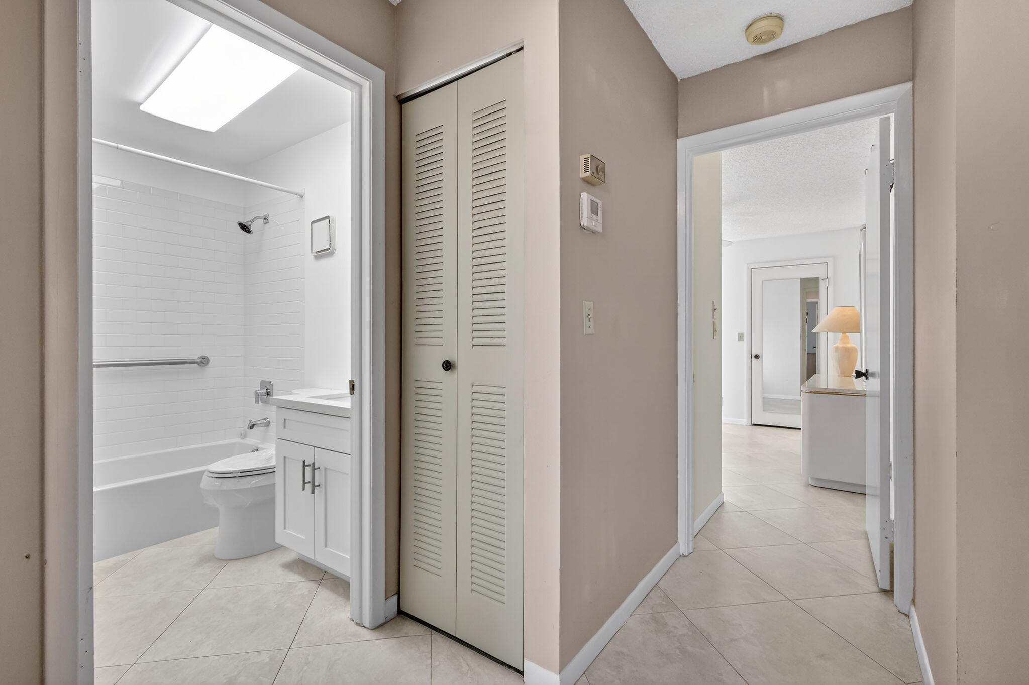 LAS VERDES (KINGS POINT 8) - Residential