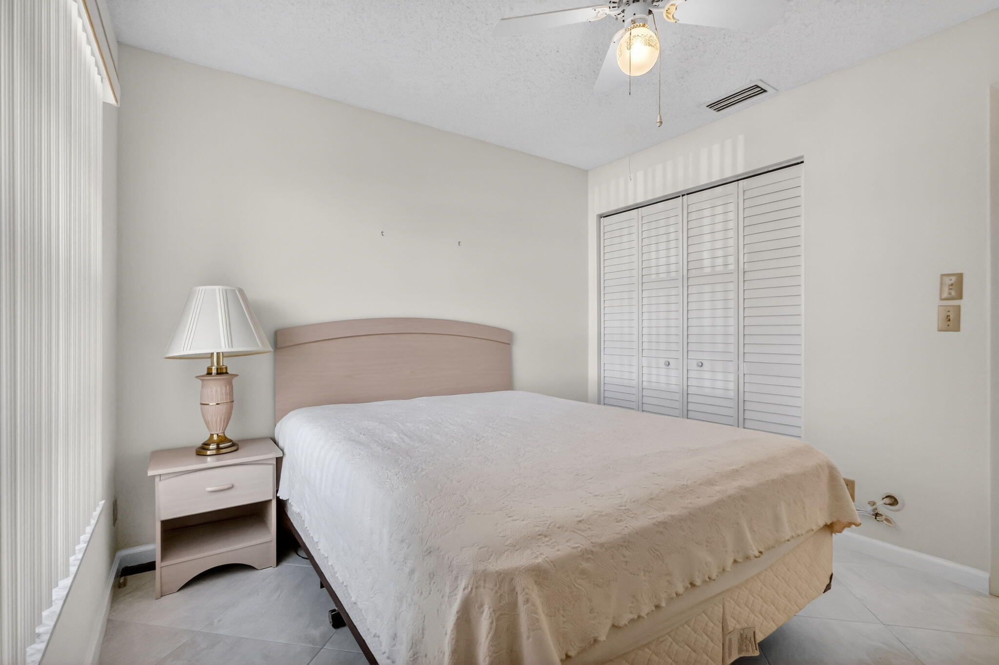 LAS VERDES (KINGS POINT 8) - Residential