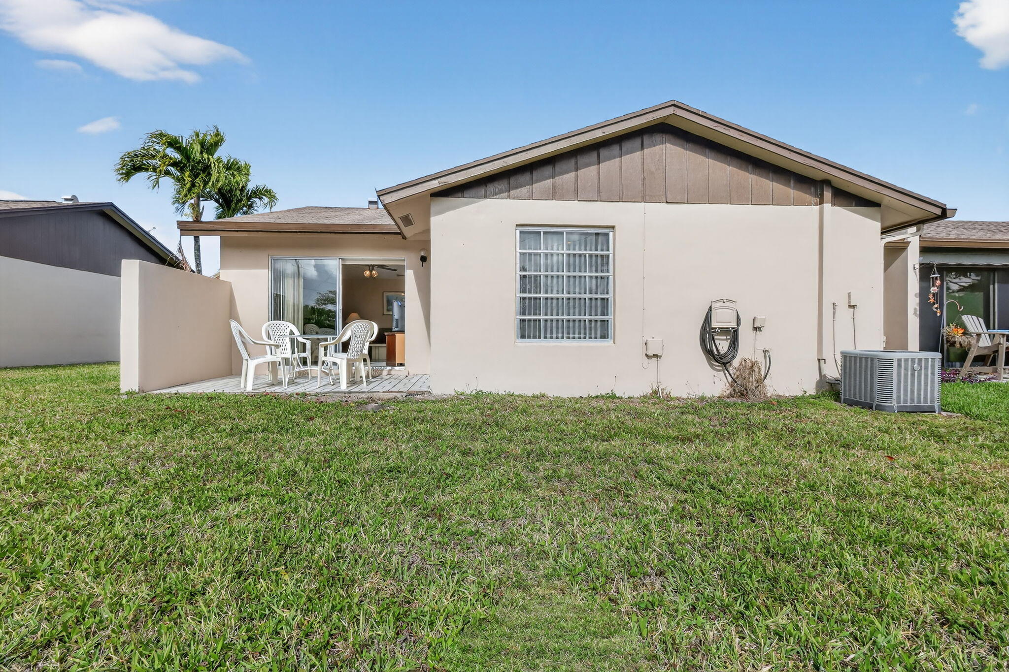 LAS VERDES (KINGS POINT 8) - Residential