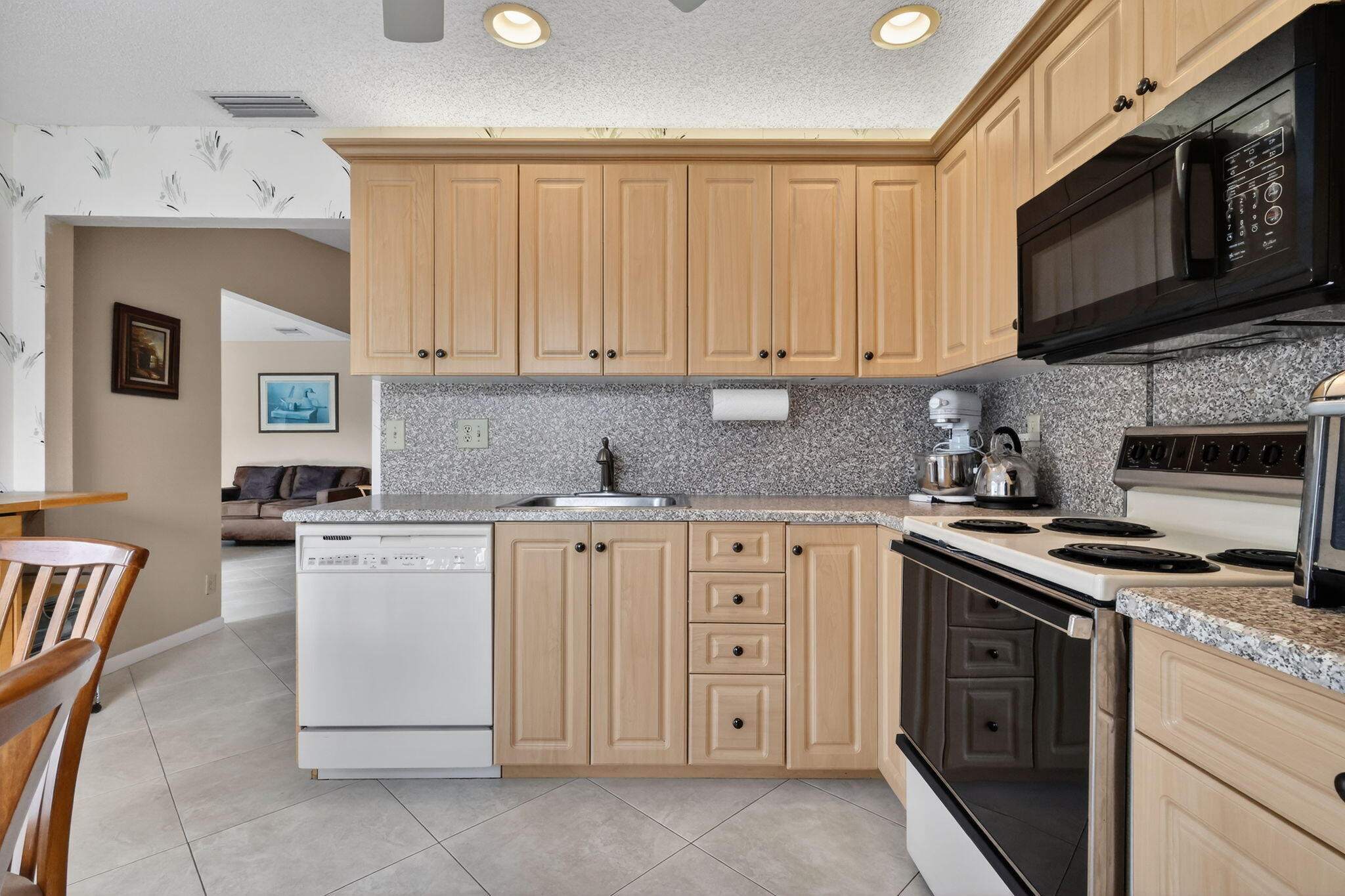 LAS VERDES (KINGS POINT 8) - Residential