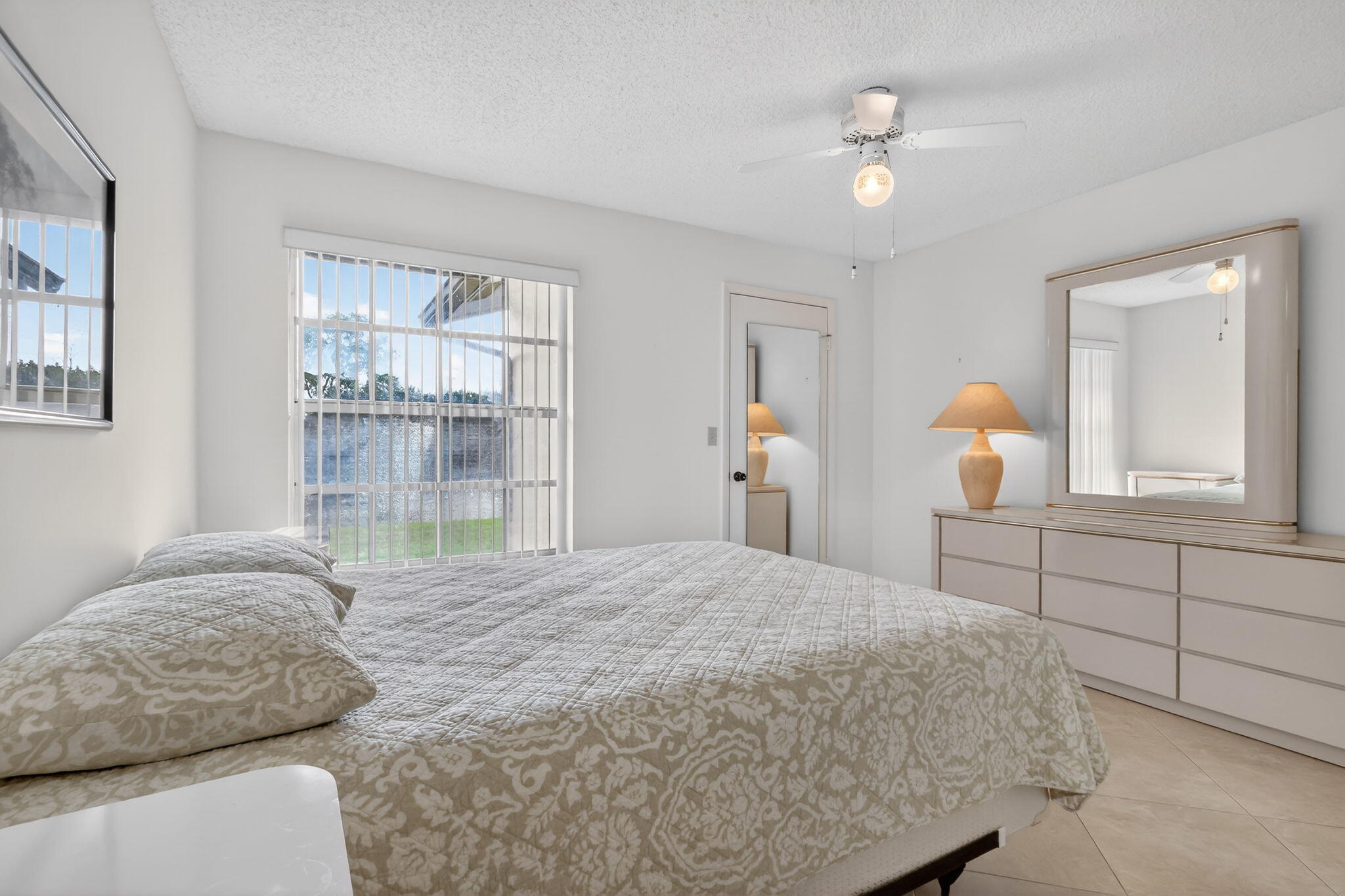 LAS VERDES (KINGS POINT 8) - Residential