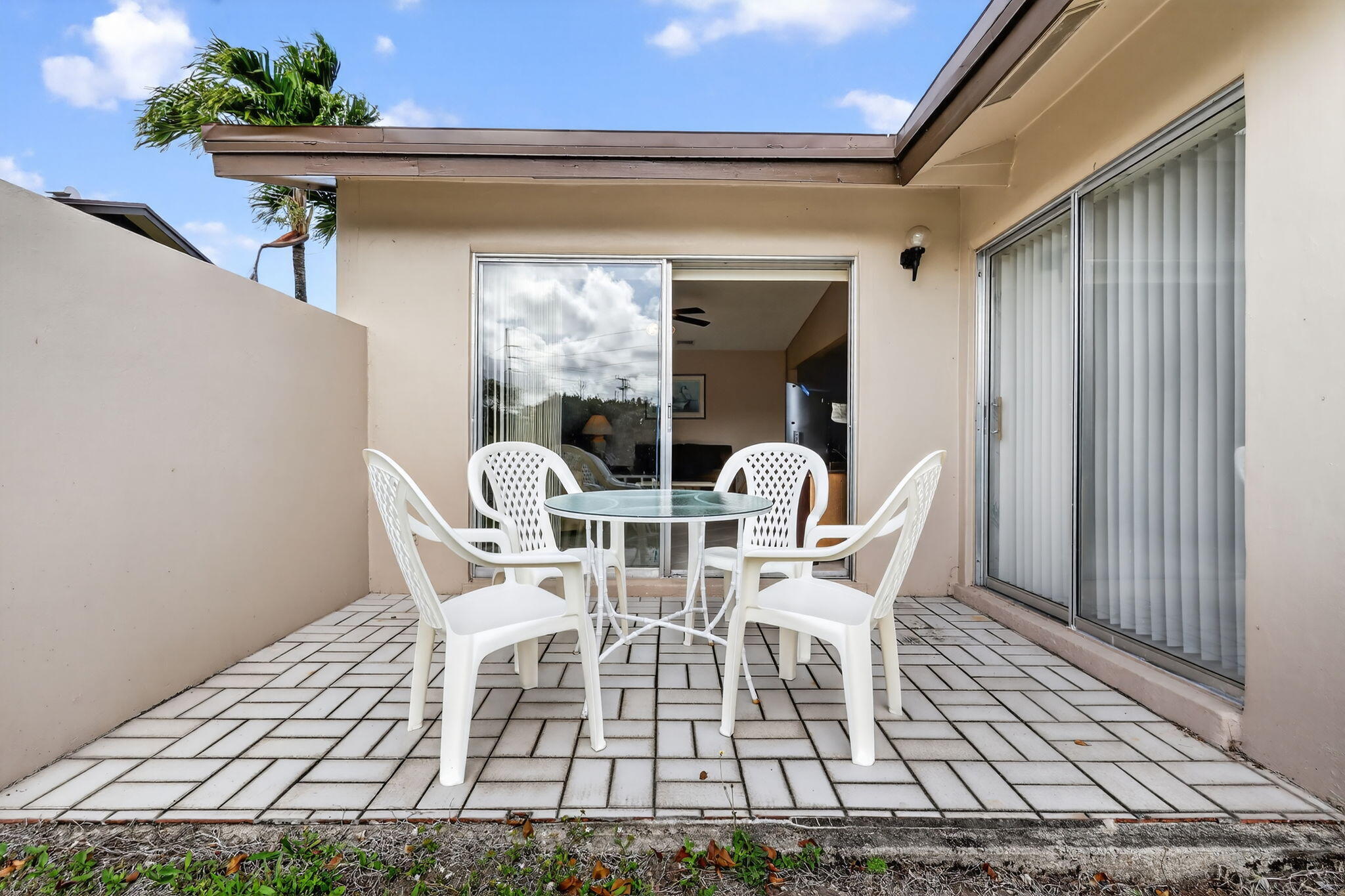 LAS VERDES (KINGS POINT 8) - Residential