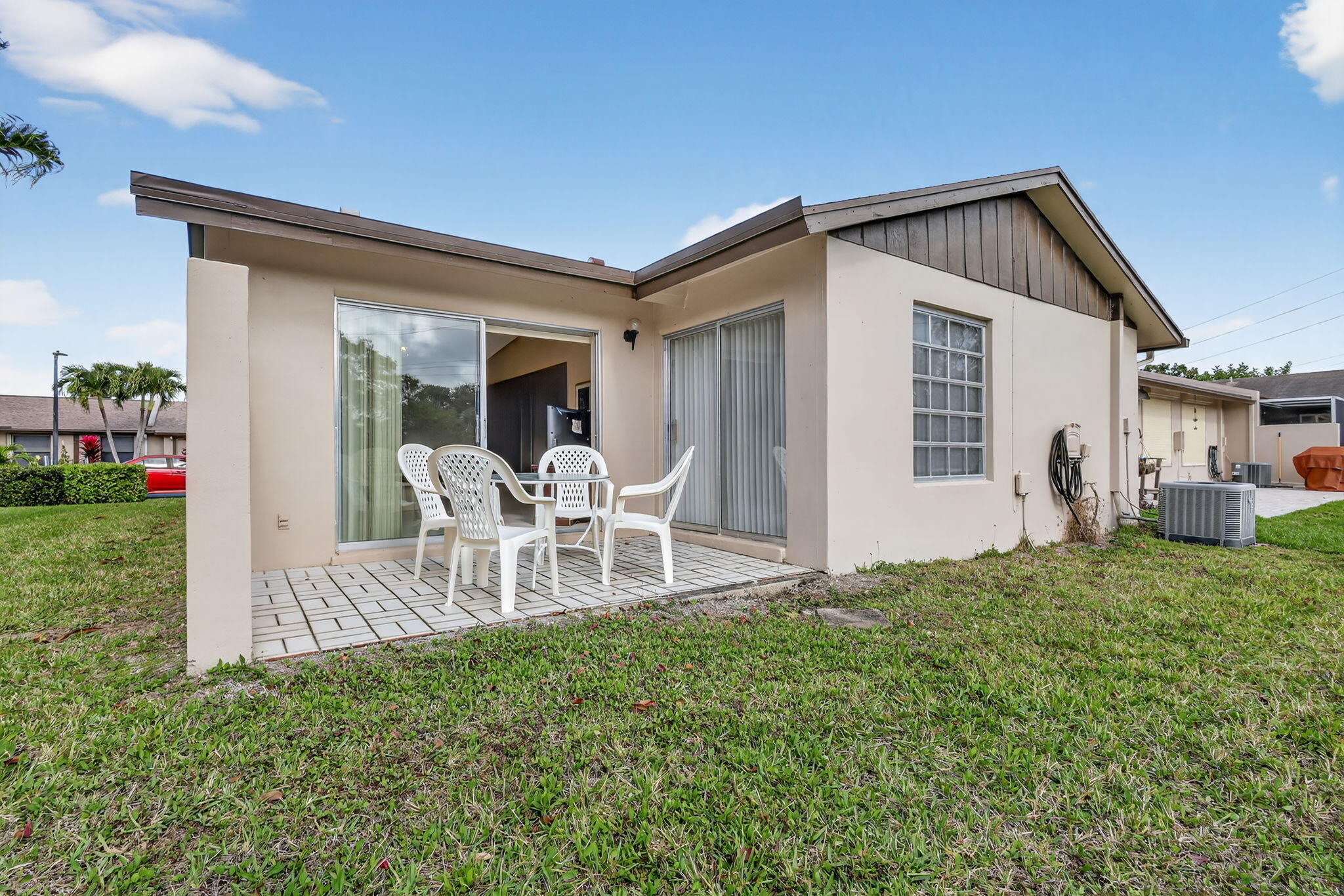 LAS VERDES (KINGS POINT 8) - Residential