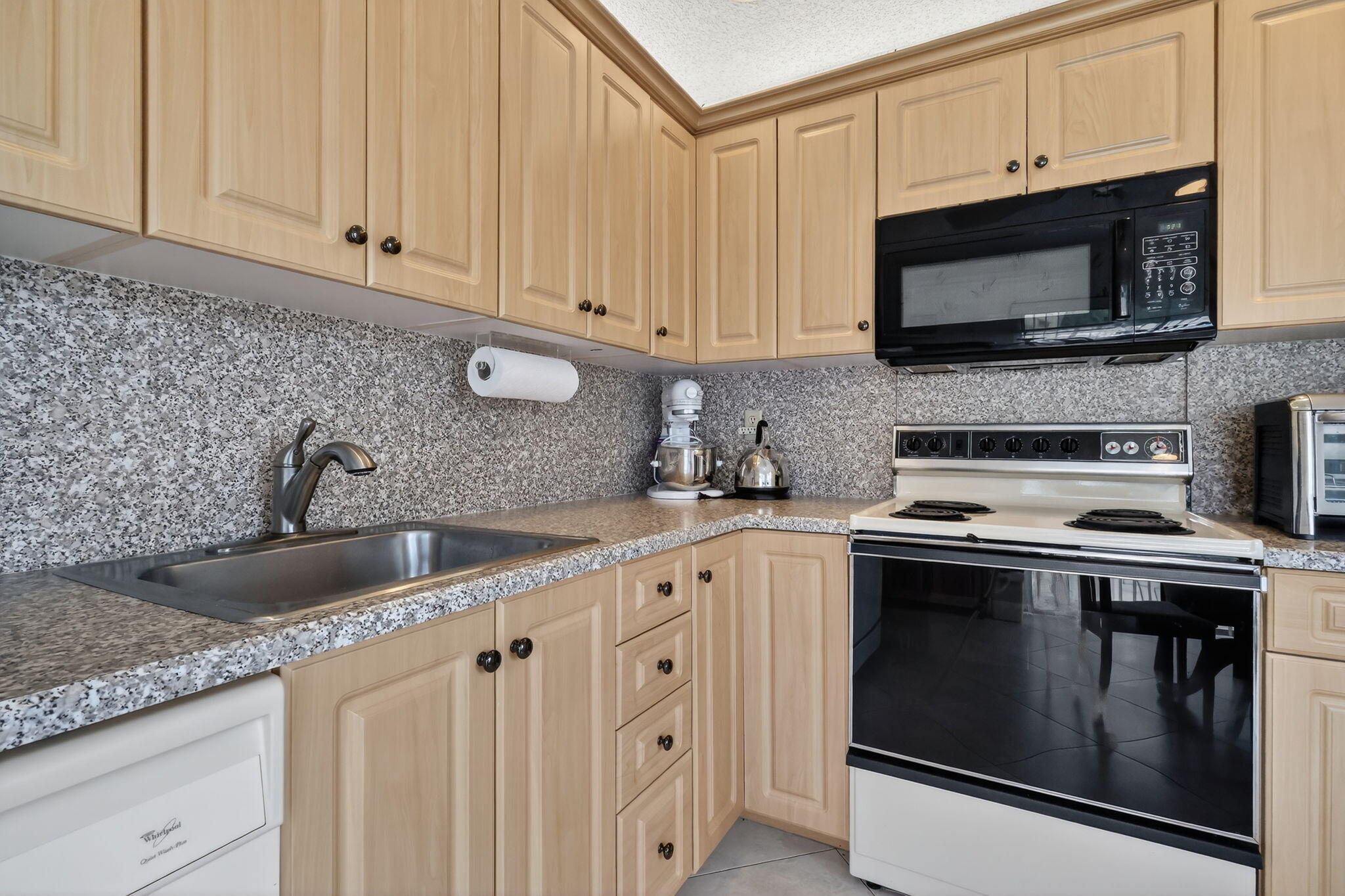 LAS VERDES (KINGS POINT 8) - Residential