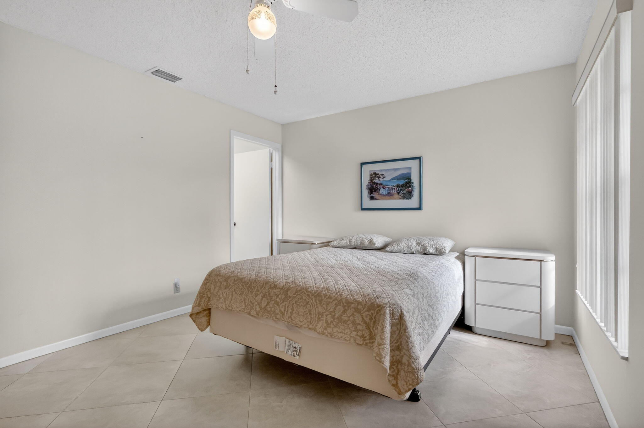 LAS VERDES (KINGS POINT 8) - Residential