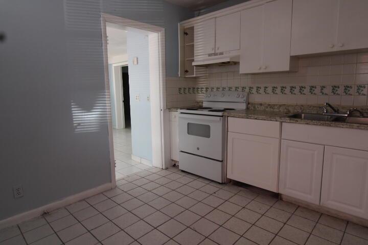 RIVIERA BEACH HEIGHTS ADD - Residential Lease