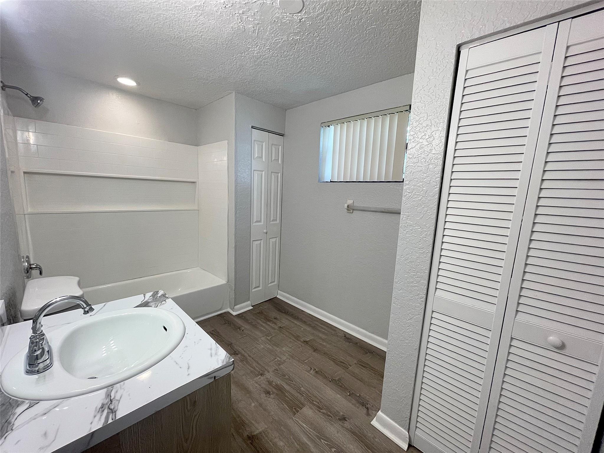Waverly Place 2-19 D - Residential Lease