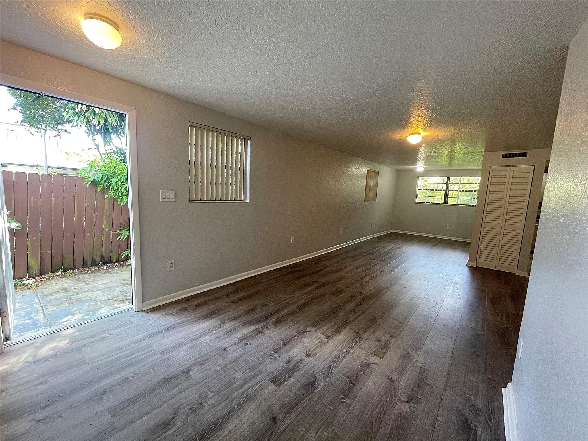 Waverly Place 2-19 D - Residential Lease