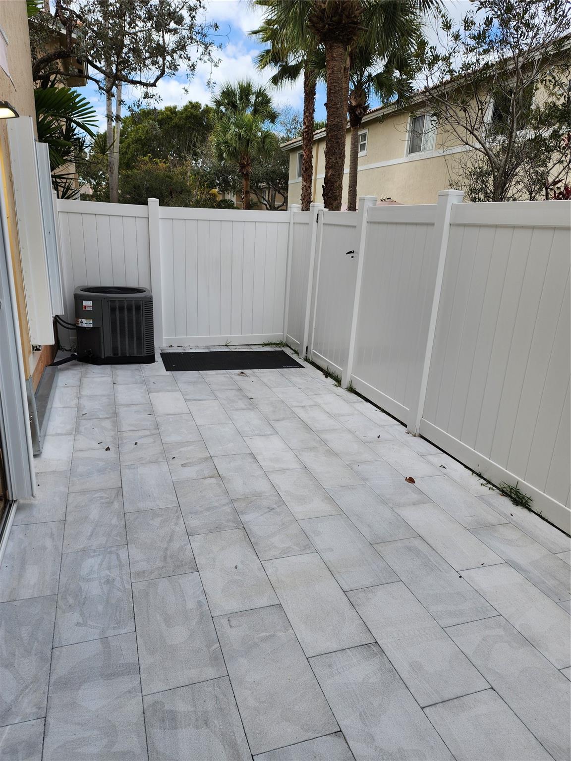 Pembroke Isles 1 - Residential Lease