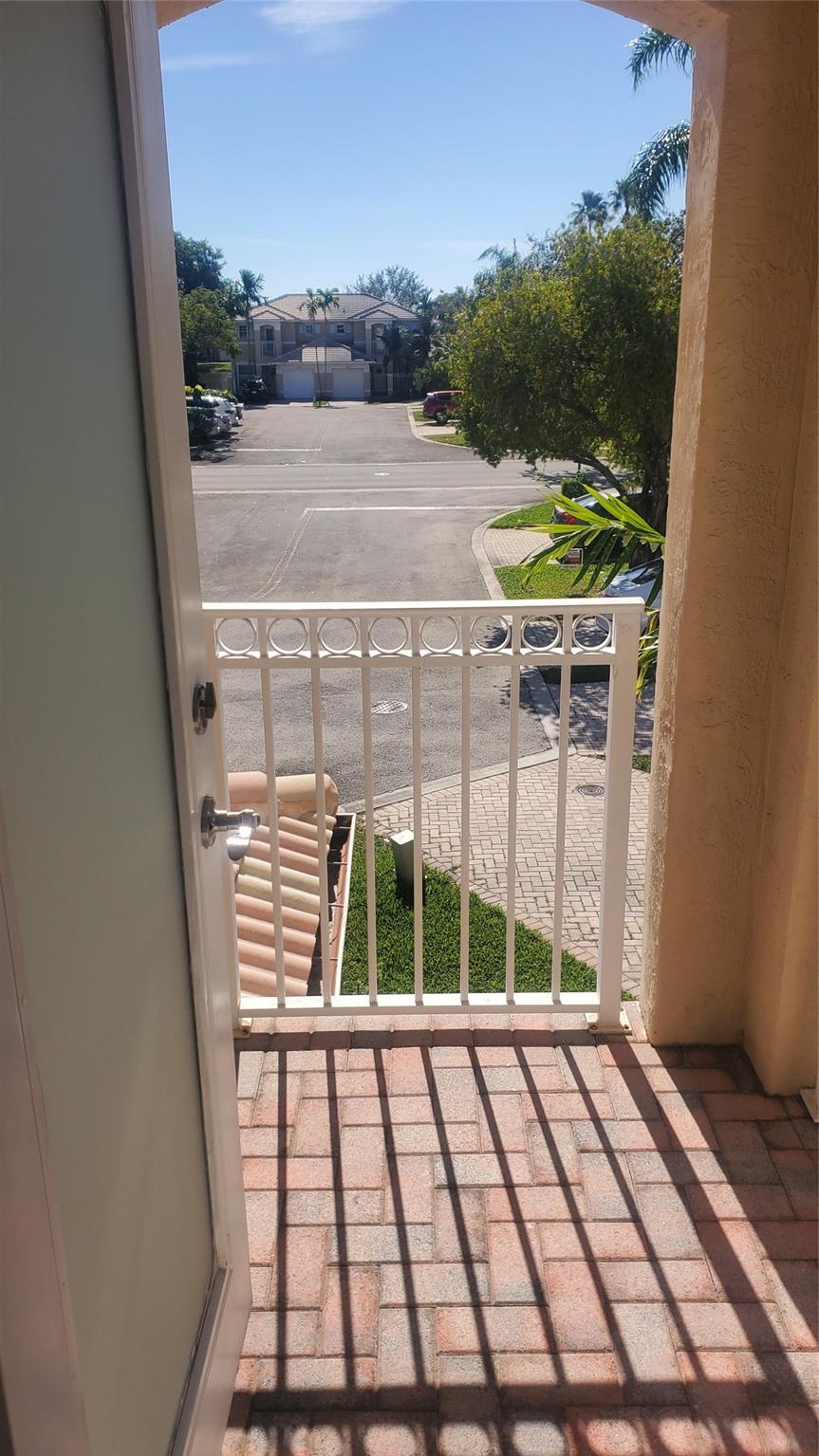 Pembroke Isles 1 - Residential Lease