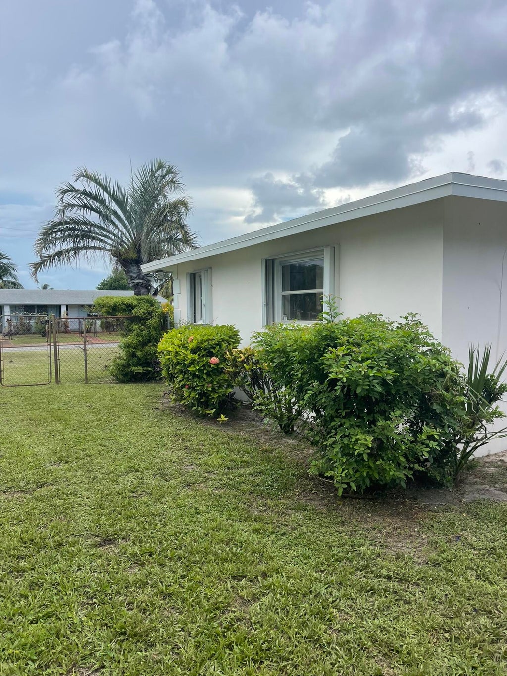 Photo of 920 NW 3RD Street, Boynton Beach, FL 33435 (MLS # B26069046)