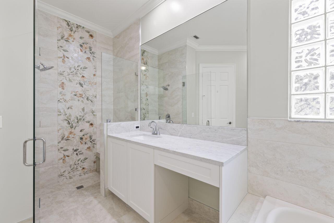 Versailles - Residential