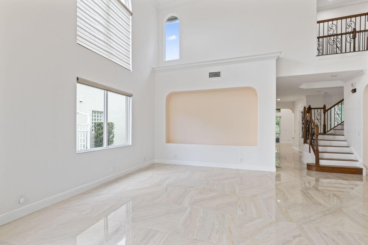 Versailles - Residential