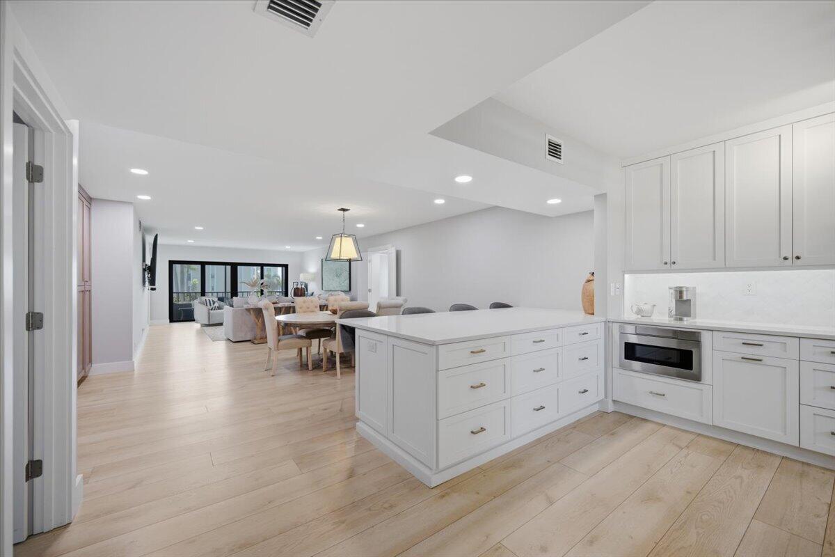 300 N Highway A1A 206n