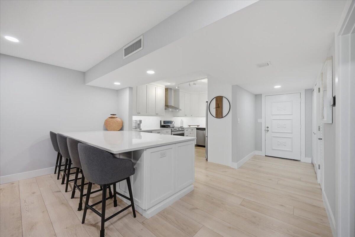 300 N Highway A1A 206n