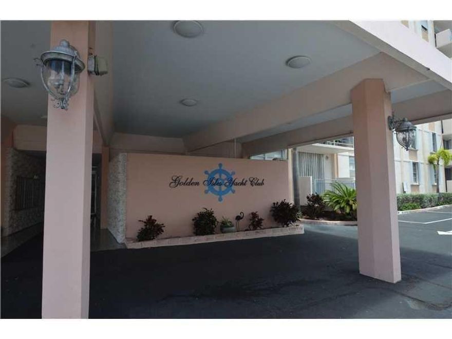 Remodeled 2 bedroom 2 bath condo unit in the HOT Golden Isles area! White kitchen with tile back splash. Lovely formal dining area, large great room area.  Walk to Gulfstream, shopping, restaurants, the beach etc.  Lovely secure building.  Ready to go!