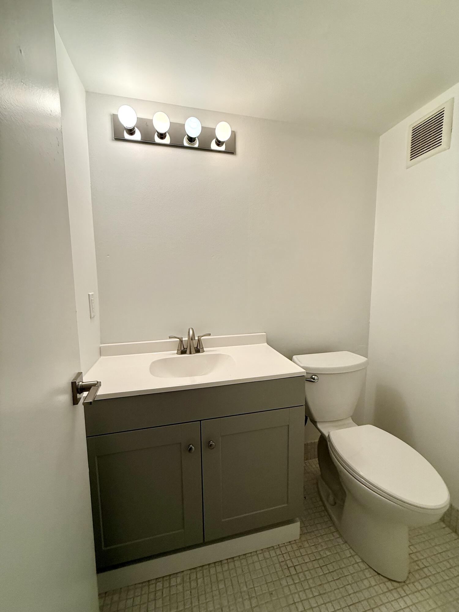 SUSSEX CONDO - Residential Lease