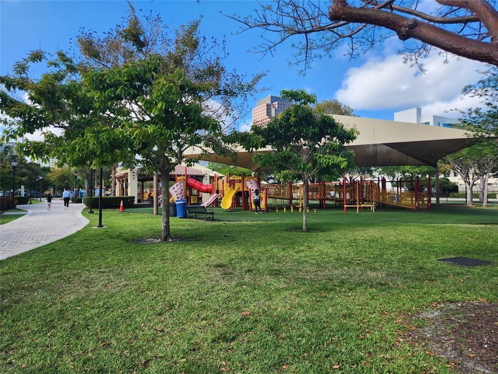 Conveniently located near downtown close to anything you could imagine. Large 1/1 with a walk in closet. Lush landscaping with a Melrose Place feel.