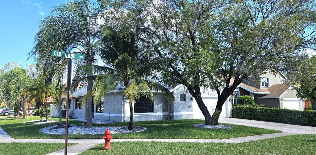 Photo of 8611 Old Towne Way, Boca Raton, FL 33433 (MLS # R10930562)