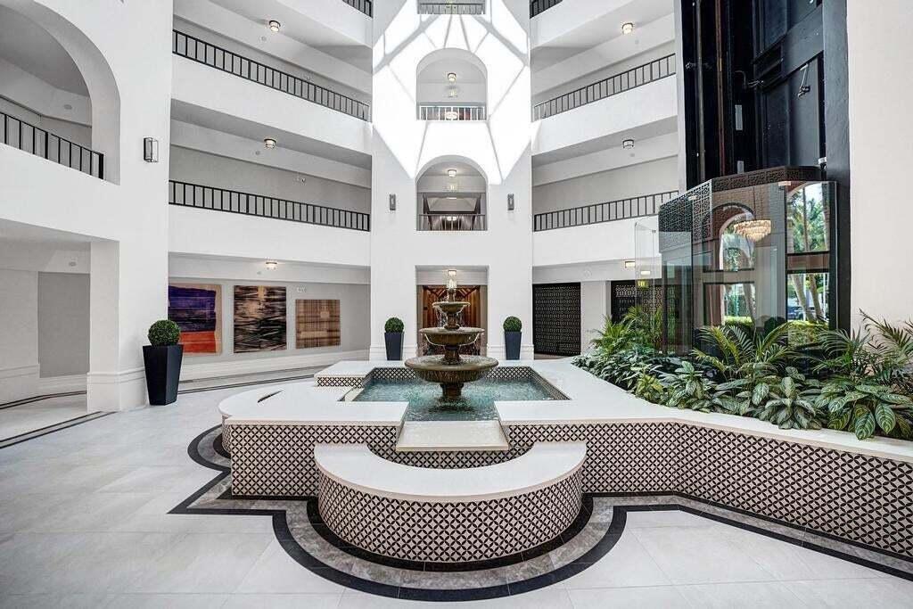 MIZNER COURT - Residential