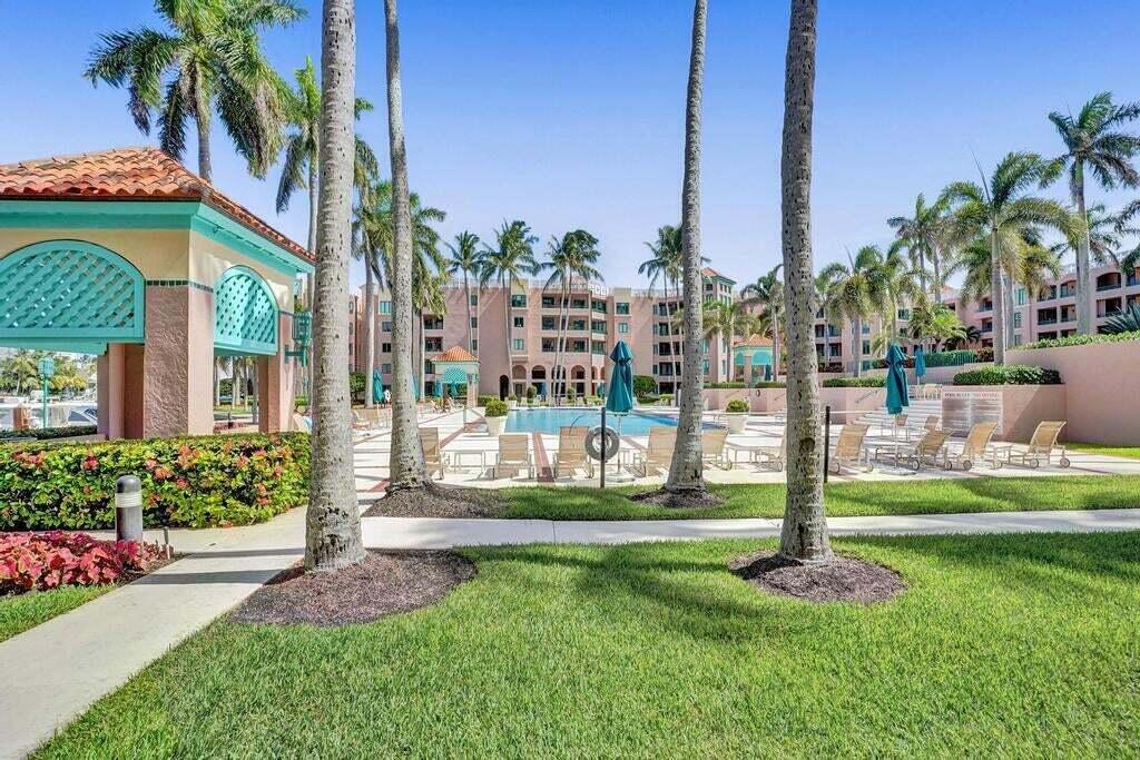 MIZNER COURT - Residential