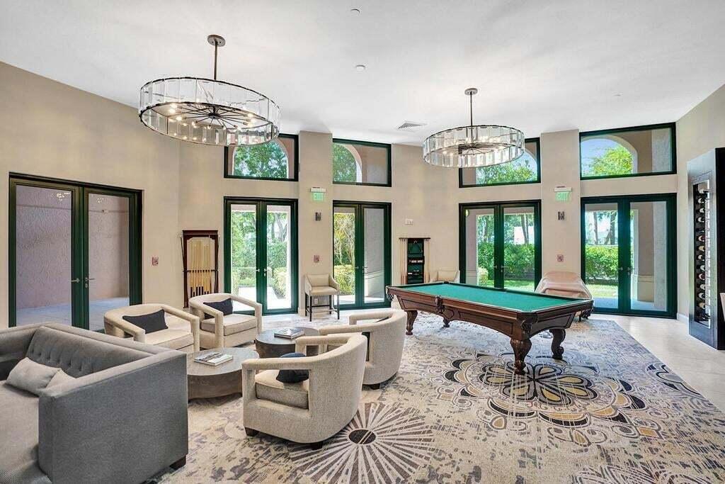 MIZNER COURT - Residential