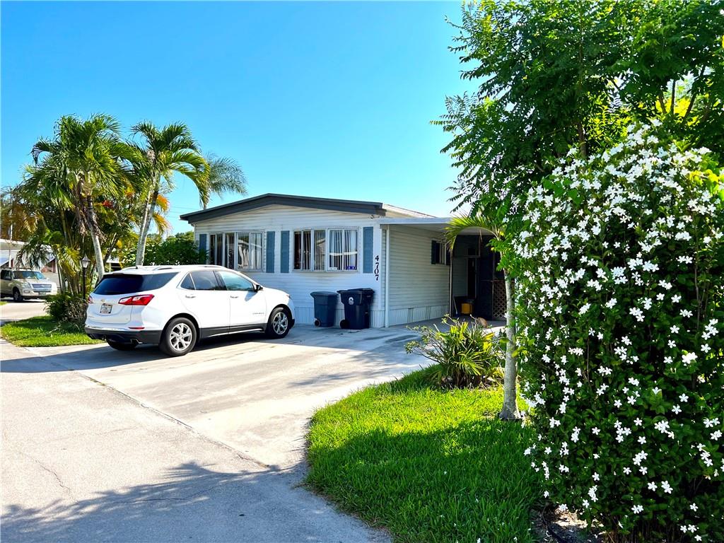 Lake Worth Village - Residential